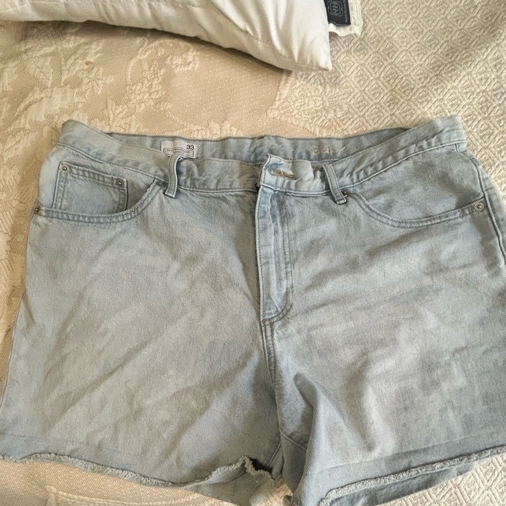 Gap 1969 Boyfriend fit shorts